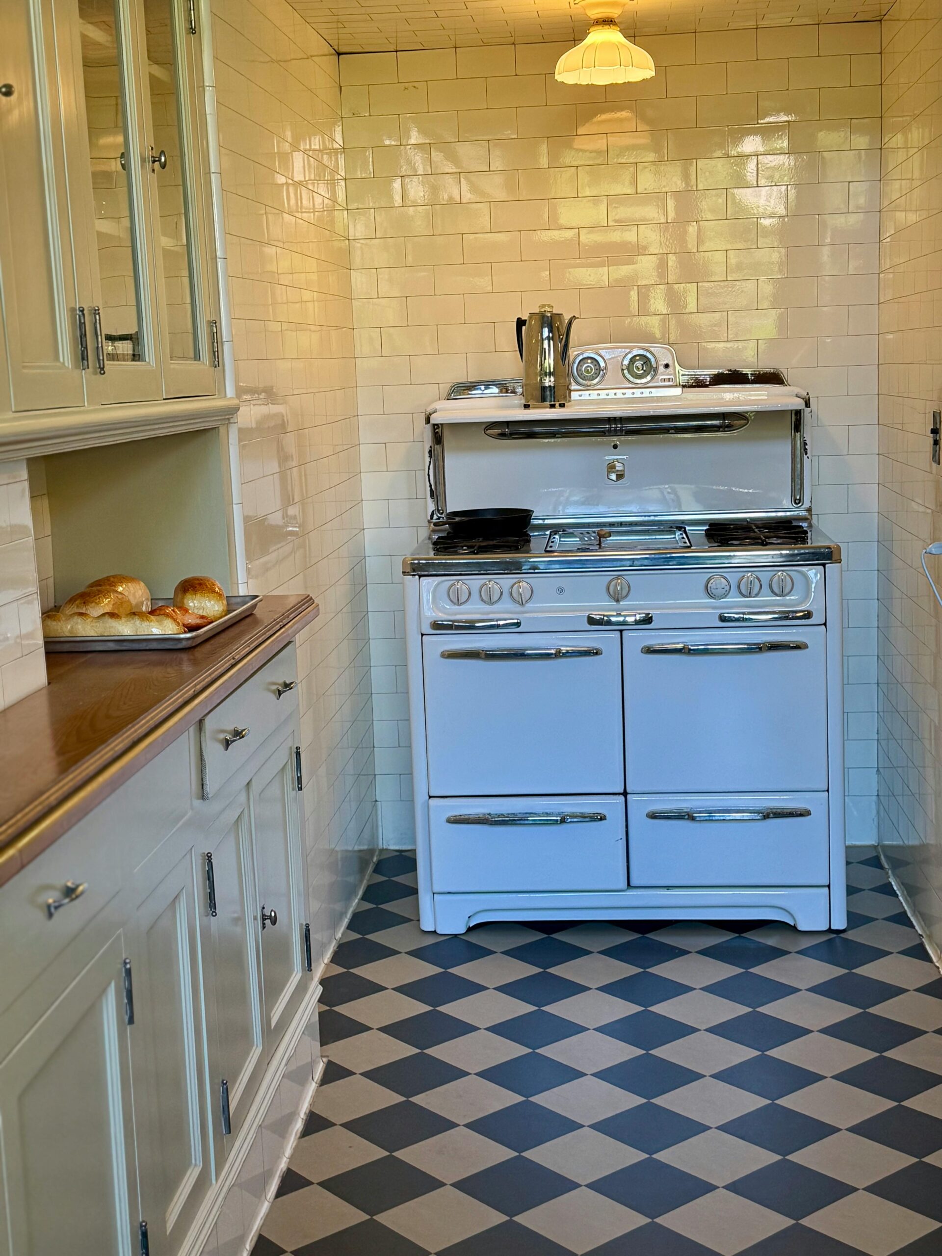 kitchen floor cleaning hacks_2 kitchen floor cleaning hacks_2